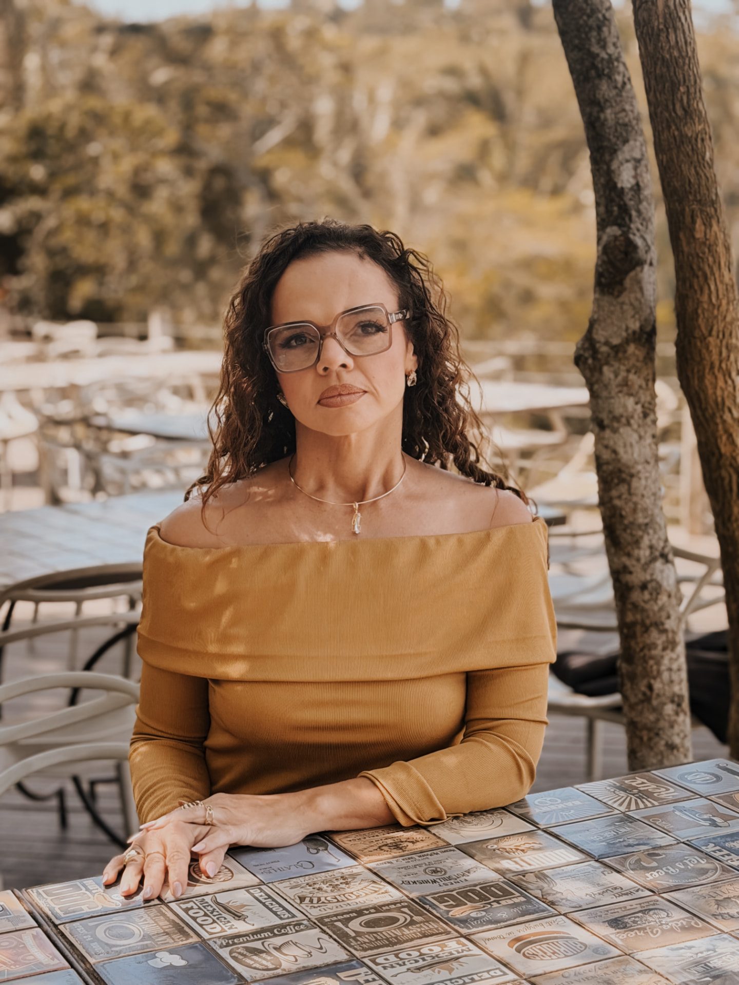 Kátia Berteli em reunião